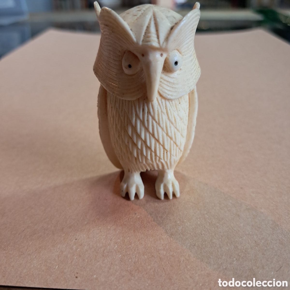 Otros objetos de arte: B&uacute;ho tallado en hueso - Foto 1