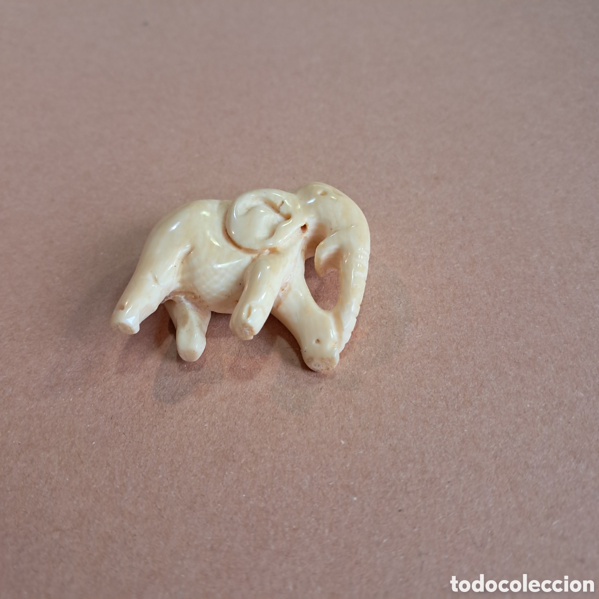 Otros objetos de arte: Elefante tallado en marfil - Foto 3