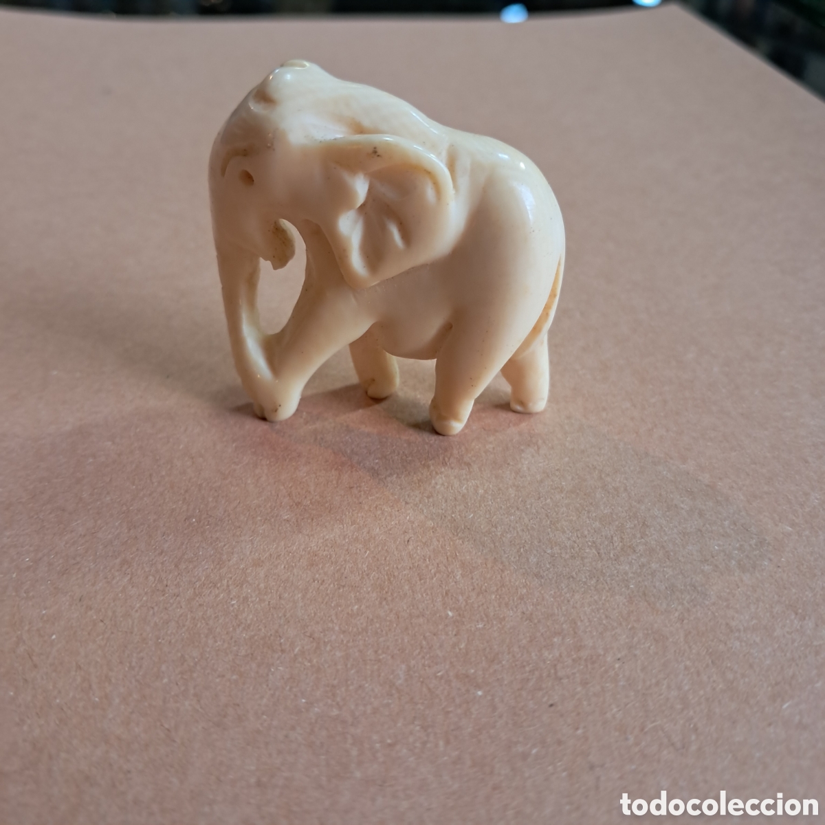 Otros objetos de arte: Elefante tallado en marfil - Foto 1