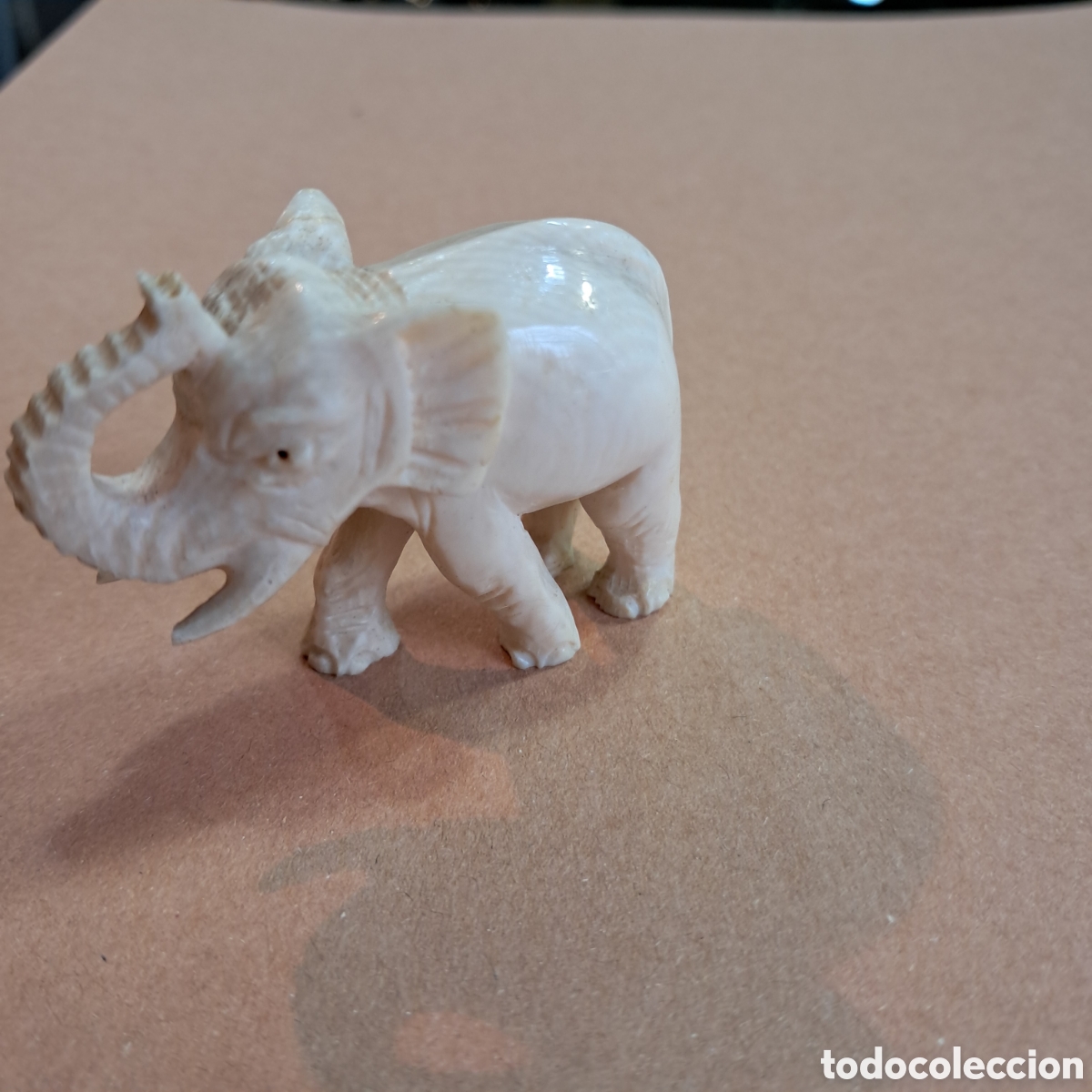 Otros objetos de arte: Elefante tallado en marfil - Foto 3