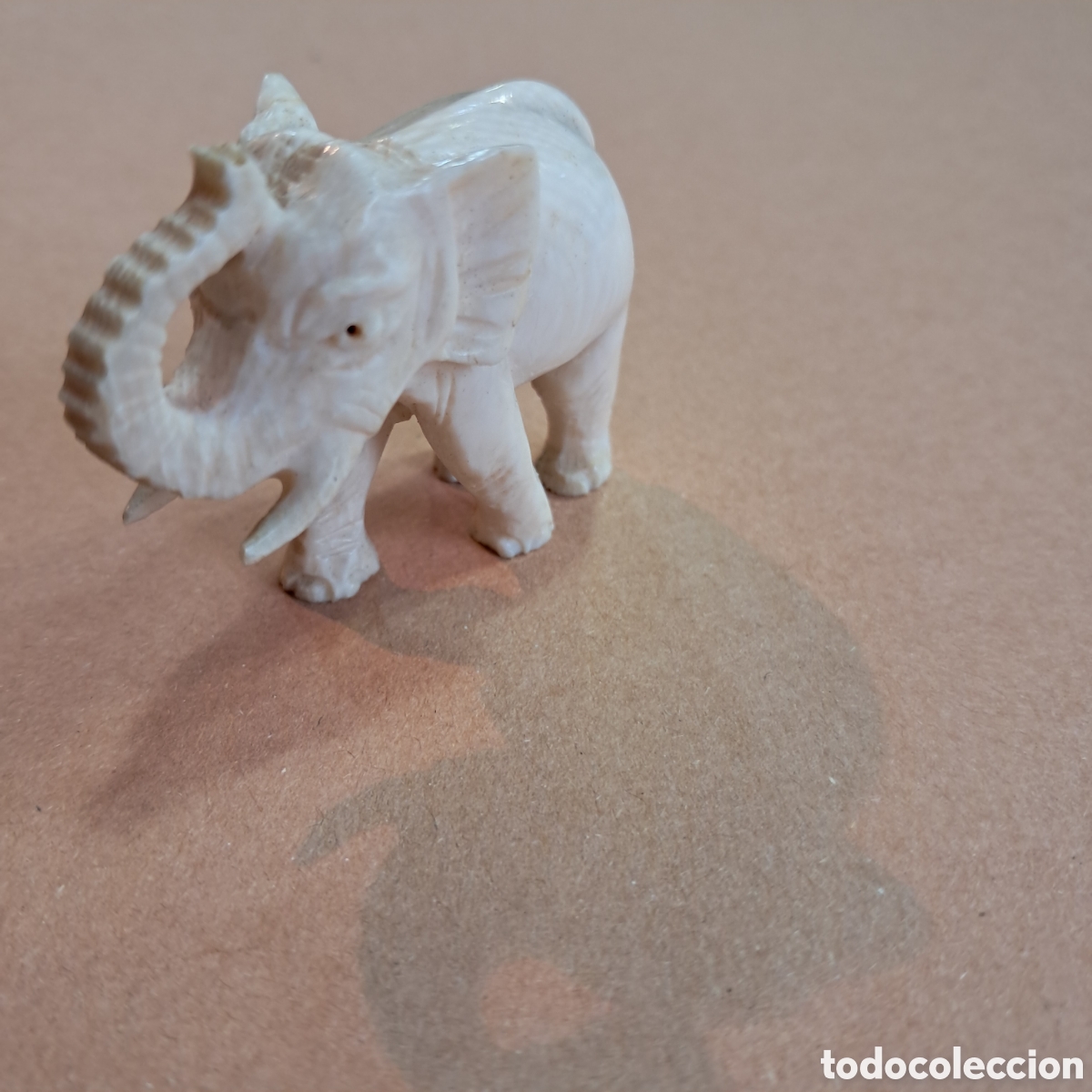 Otros objetos de arte: Elefante tallado en marfil - Foto 4