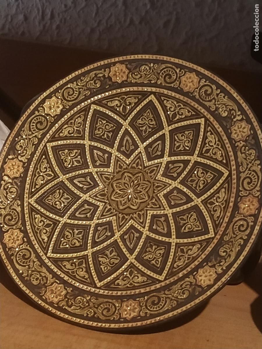 Arte: Plato damasquino Toledo en hilo de oro con laceria estrella ( Toledo)