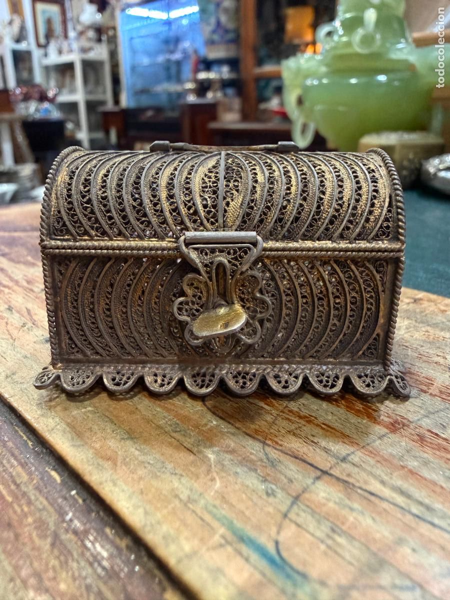 Other art objects: ANTIGUA CAJA JOYERO DE FILIGRANA - MEDIDA 5,5X3,5X3,5 CM