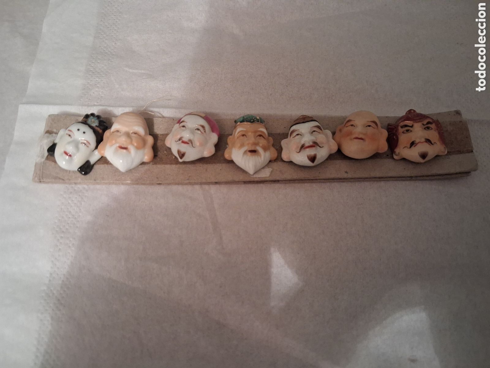 Otros Objetos de Arte: Antiguos botones japoneses de porcelana. Toshikane.