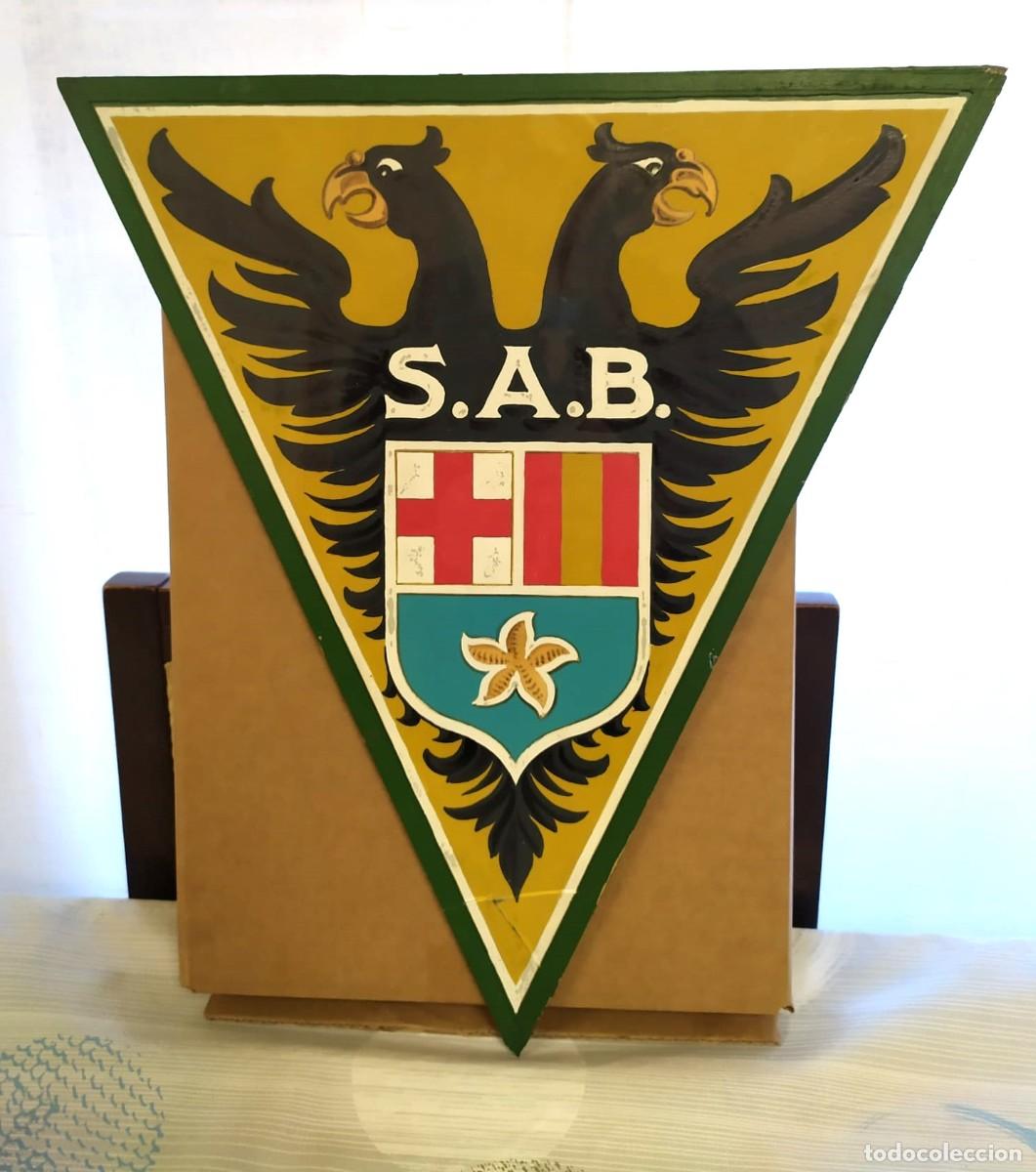 Otros Objetos de Arte: CUADRO METOPA AGUILA BICEFALA DE MADERA PINTADA Y CRISTAL, OLEO MADERA ESCUDO SIN IDENTIFICAR,