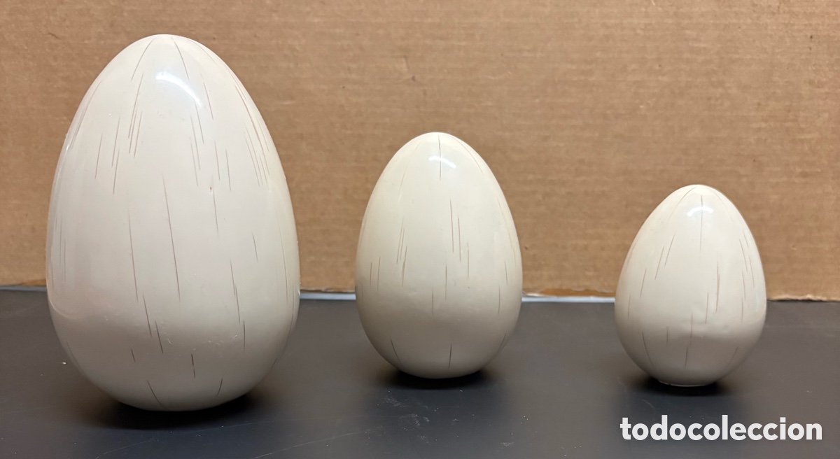 Andere Kunstgegenst&auml;nde: Tres huevos en resina