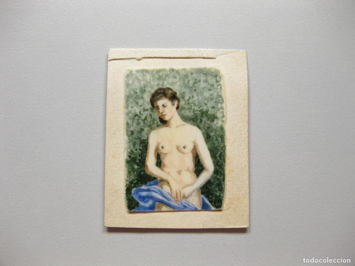 Otros Objetos de Arte: DIBUJO EN MINIATURA DE MUJER DESNUDA PINTADO SOBRE MARFIL.