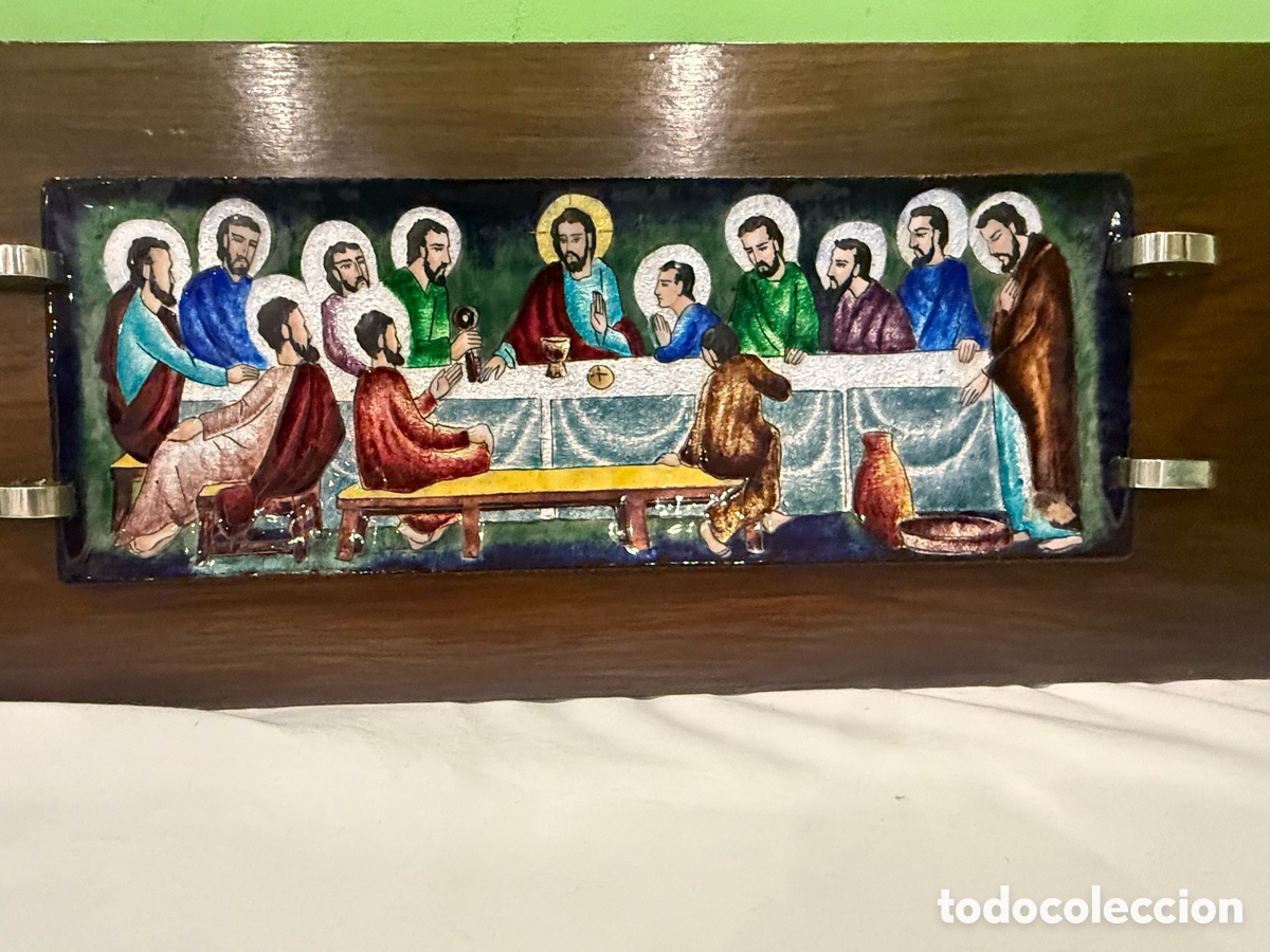 Otros Objetos de Arte: &Uacute;ltima Cena esmalte al fuego sobre cobre con soporte madera y sujetas plata de ley