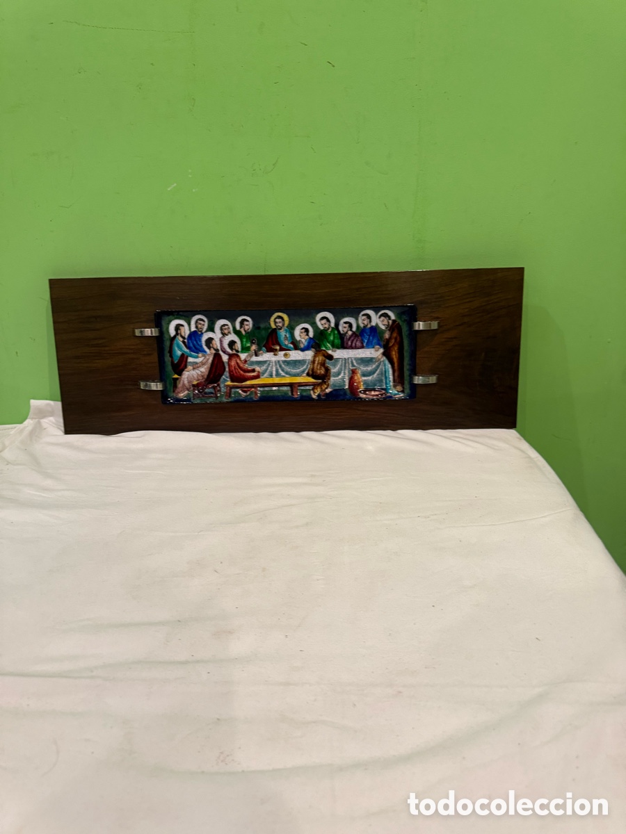 Otros Objetos de Arte: &Uacute;ltima Cena esmalte al fuego sobre cobre con soporte madera y sujetas plata de ley