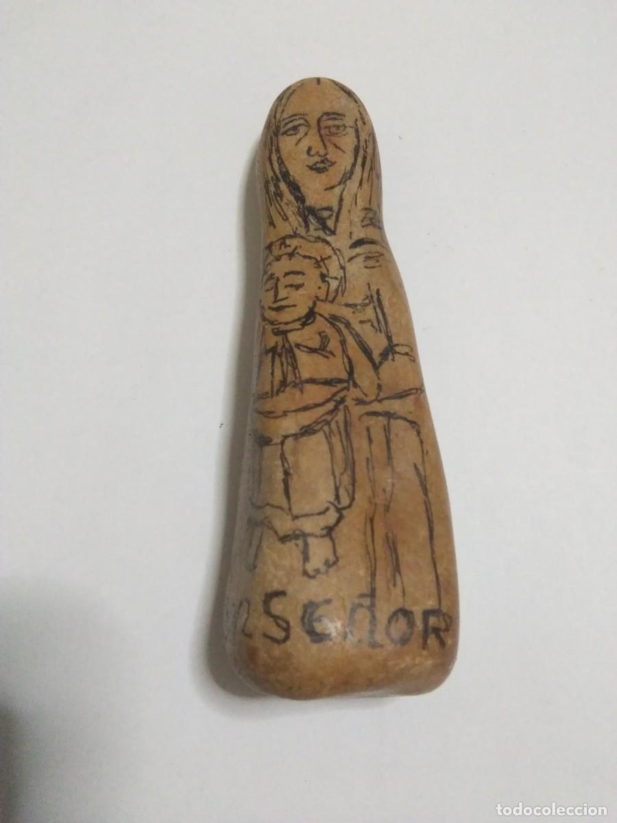 Otros Objetos de Arte: Anunciaci&oacute;n del Angel Gabriel a la Virgen Maria sobre piedra. Monse&ntilde;or