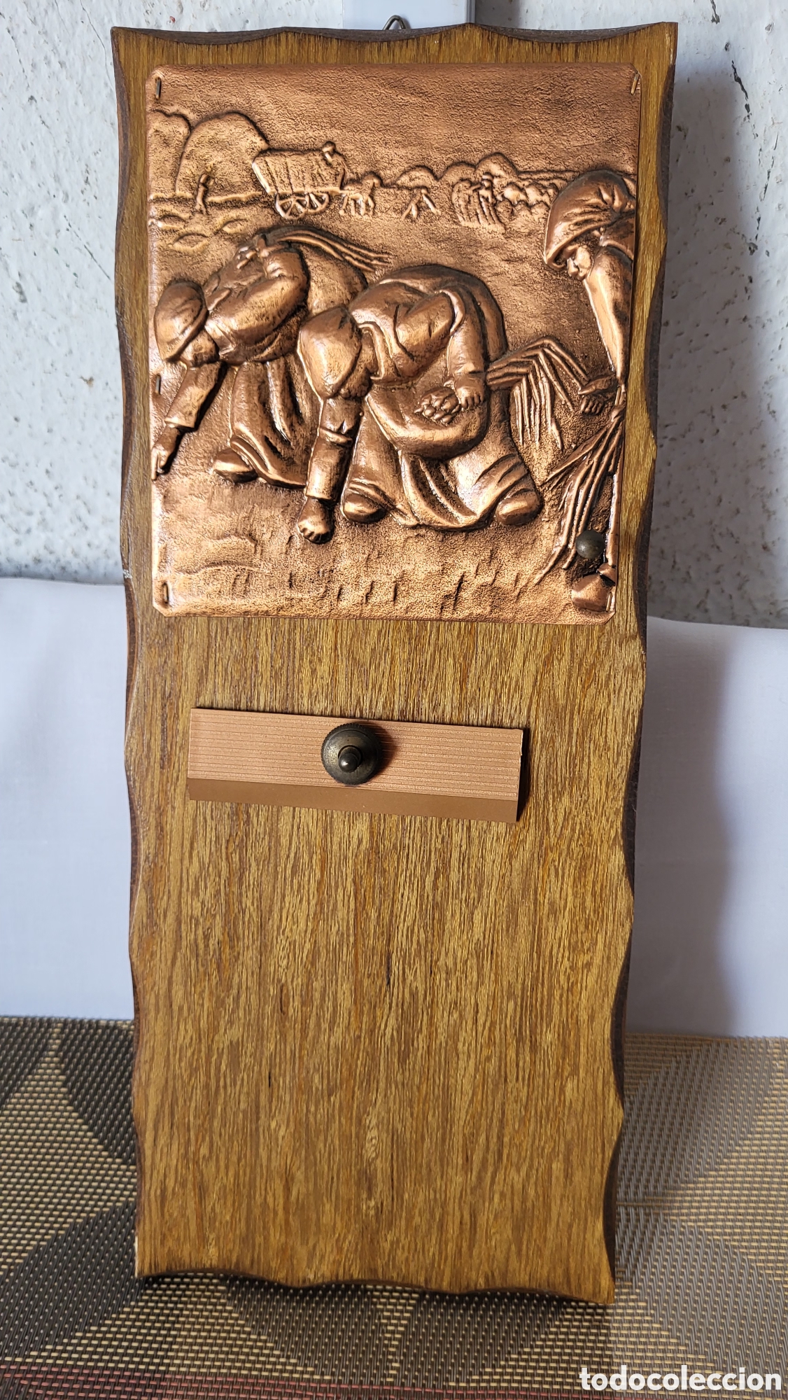 Otros Objetos de Arte: Antiguo retablo cobre y madera