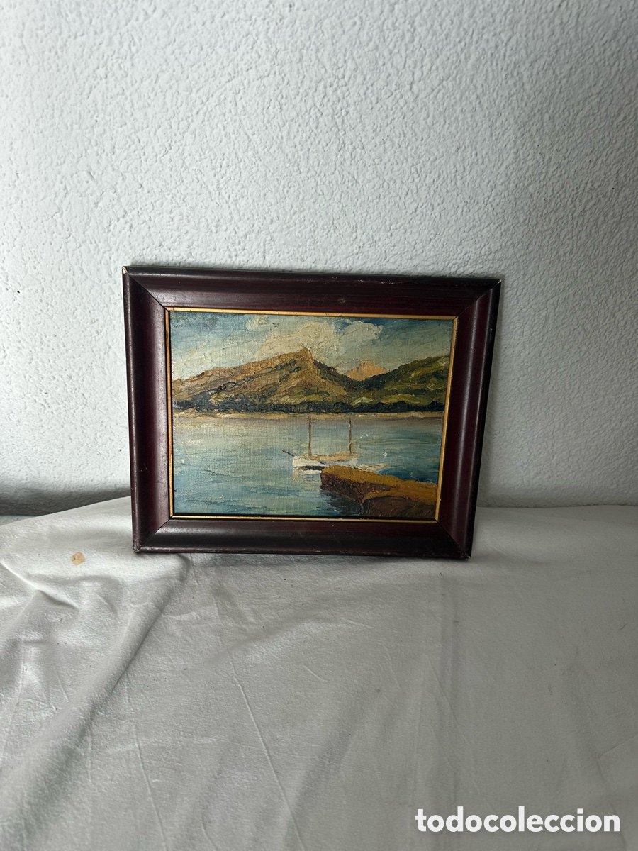 Arte: &Oacute;leo sobre lienzo paisaje costero con embarcadero y monta&ntilde;a enmarcado antiguo
