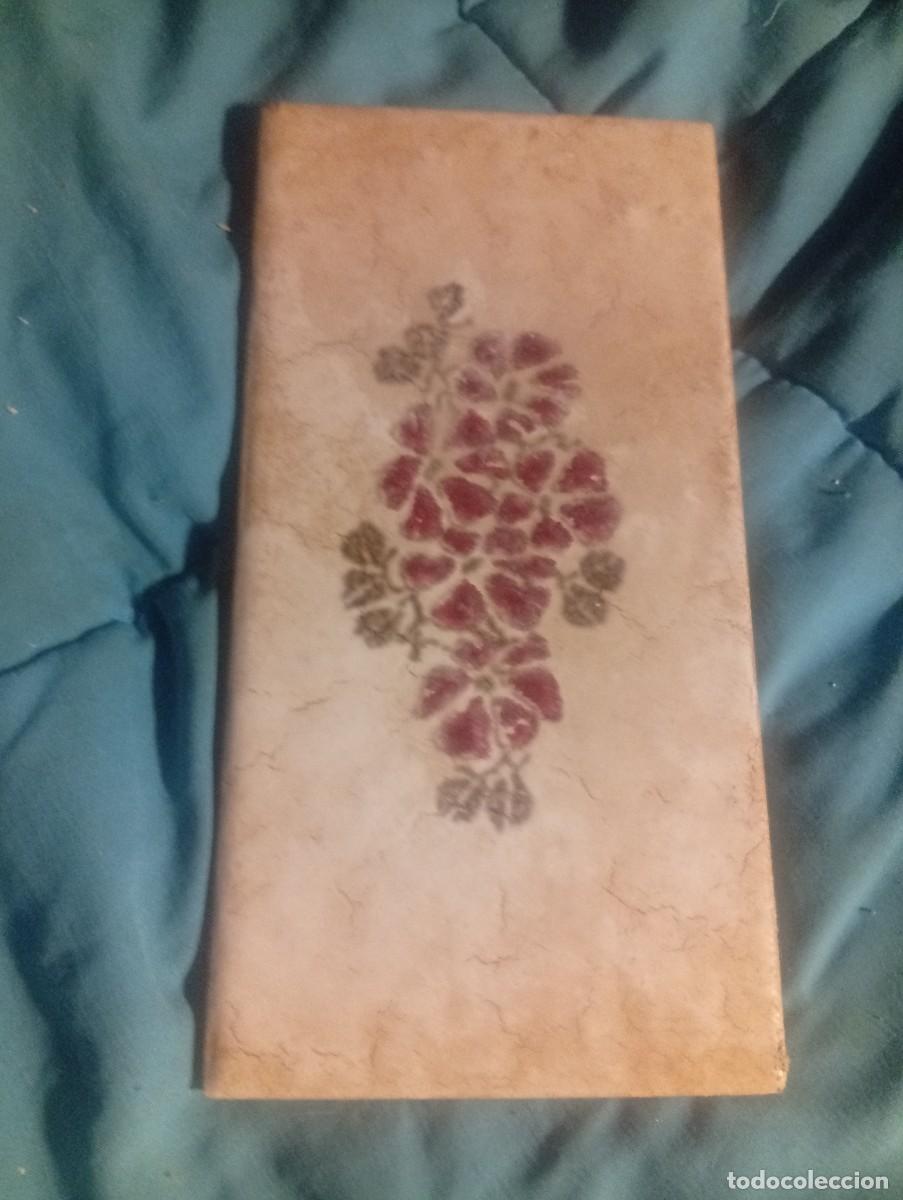 Otros Objetos de Arte: Pieza de ceramica......