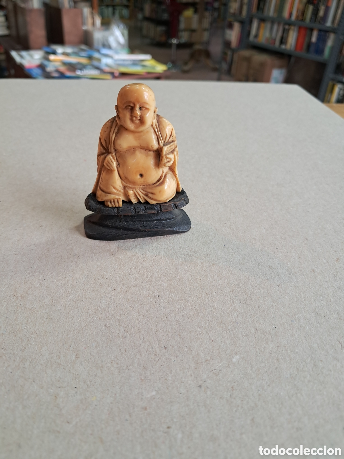 Otros Objetos de Arte: Netsuke monje chino o japon&eacute;s tallado en marfil o hueso