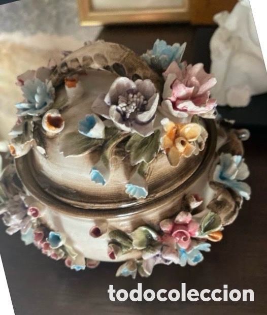 Otros Objetos de Arte: Joyero con adornos de flores estilo Vintage Capodimonte