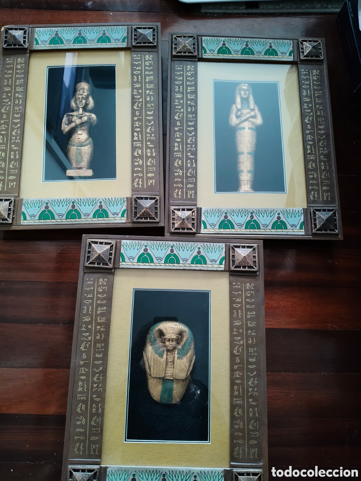 Otros Objetos de Arte: 3 cuadros con figuras egipcias