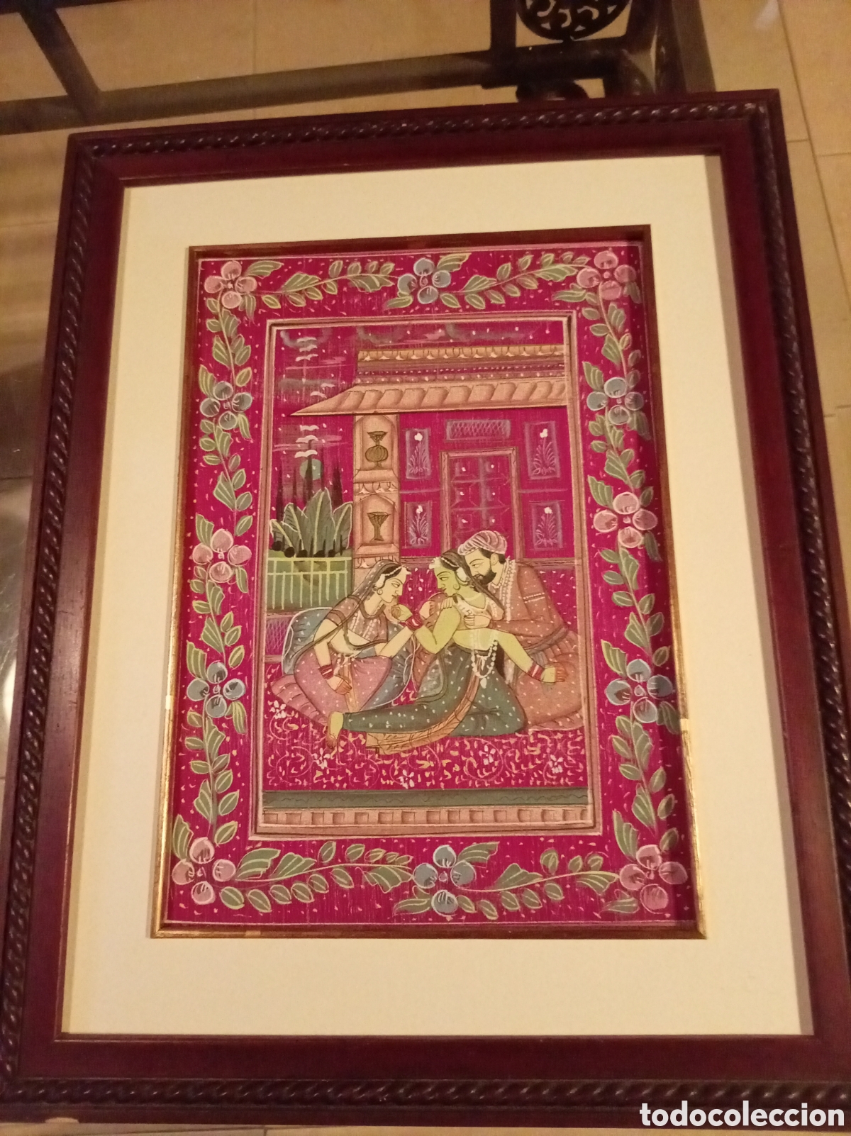 Otros Objetos de Arte: ESPECTACULAR CUADRO ORIENTAL ARTESANAL PINTADO A MANO SOBRE SEDA CON MARCO ANTIGUO DE MADERA
