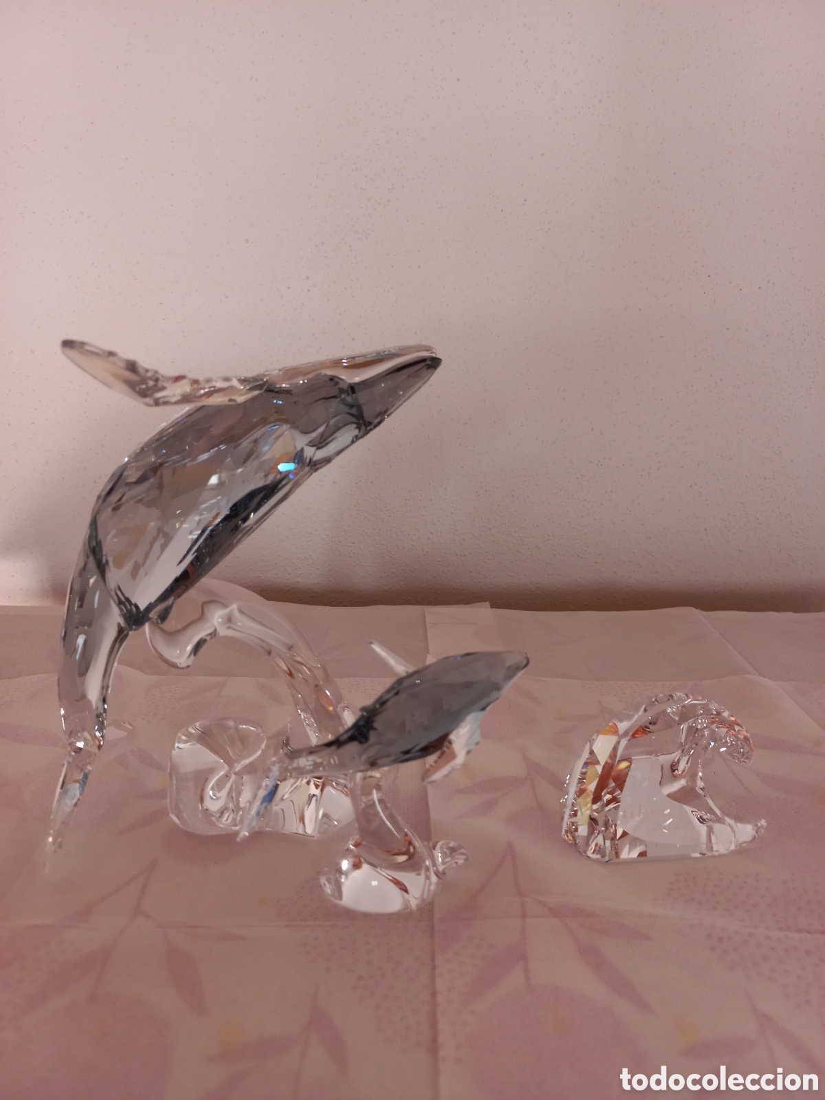 Otros Objetos de Arte: Ballena Paikea y peque&ntilde;a ballena SCS Swarovski