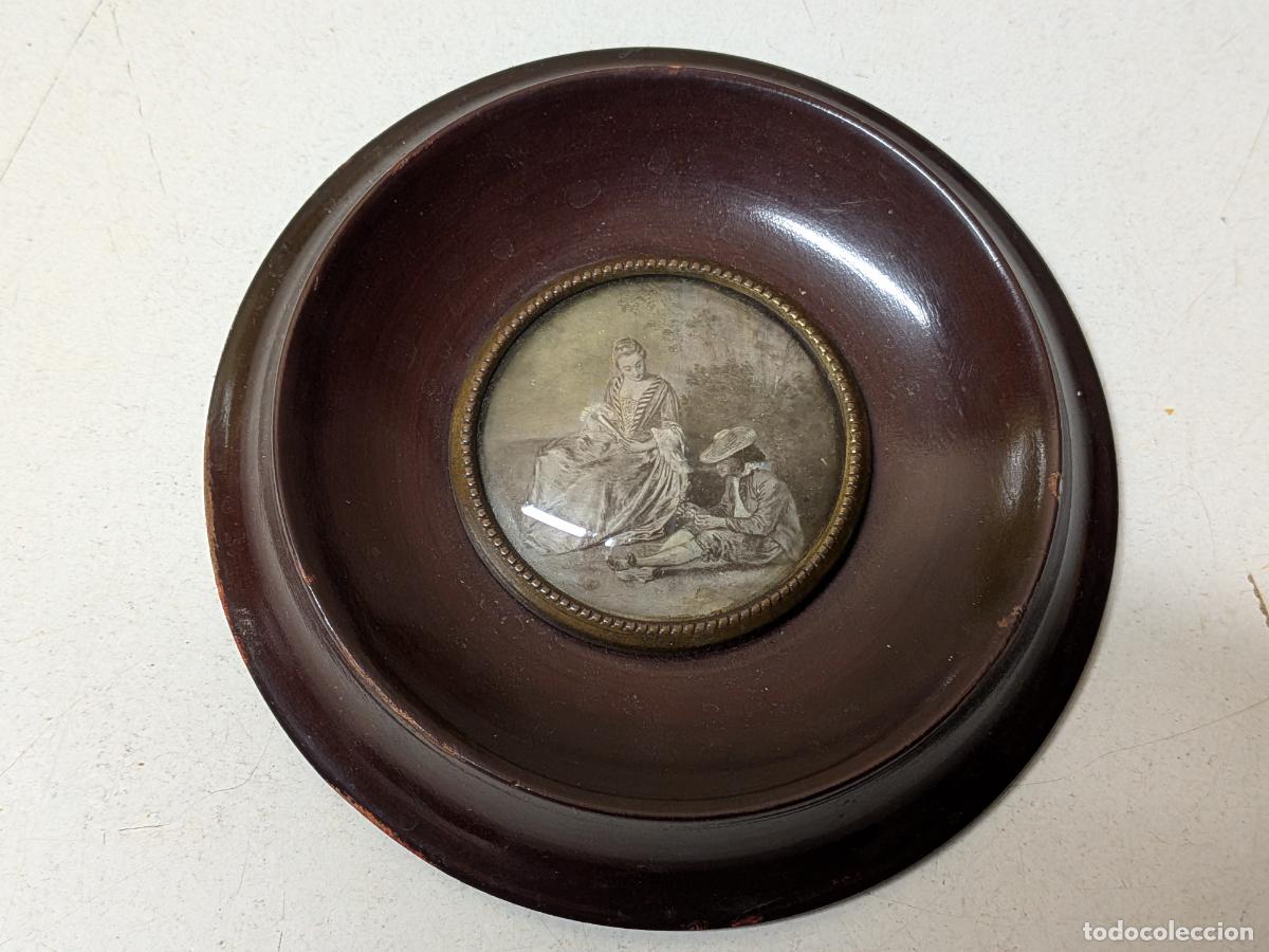 Otros objetos de arte: ANTIGUO CUADRO DE BAQUELITA - Foto 1