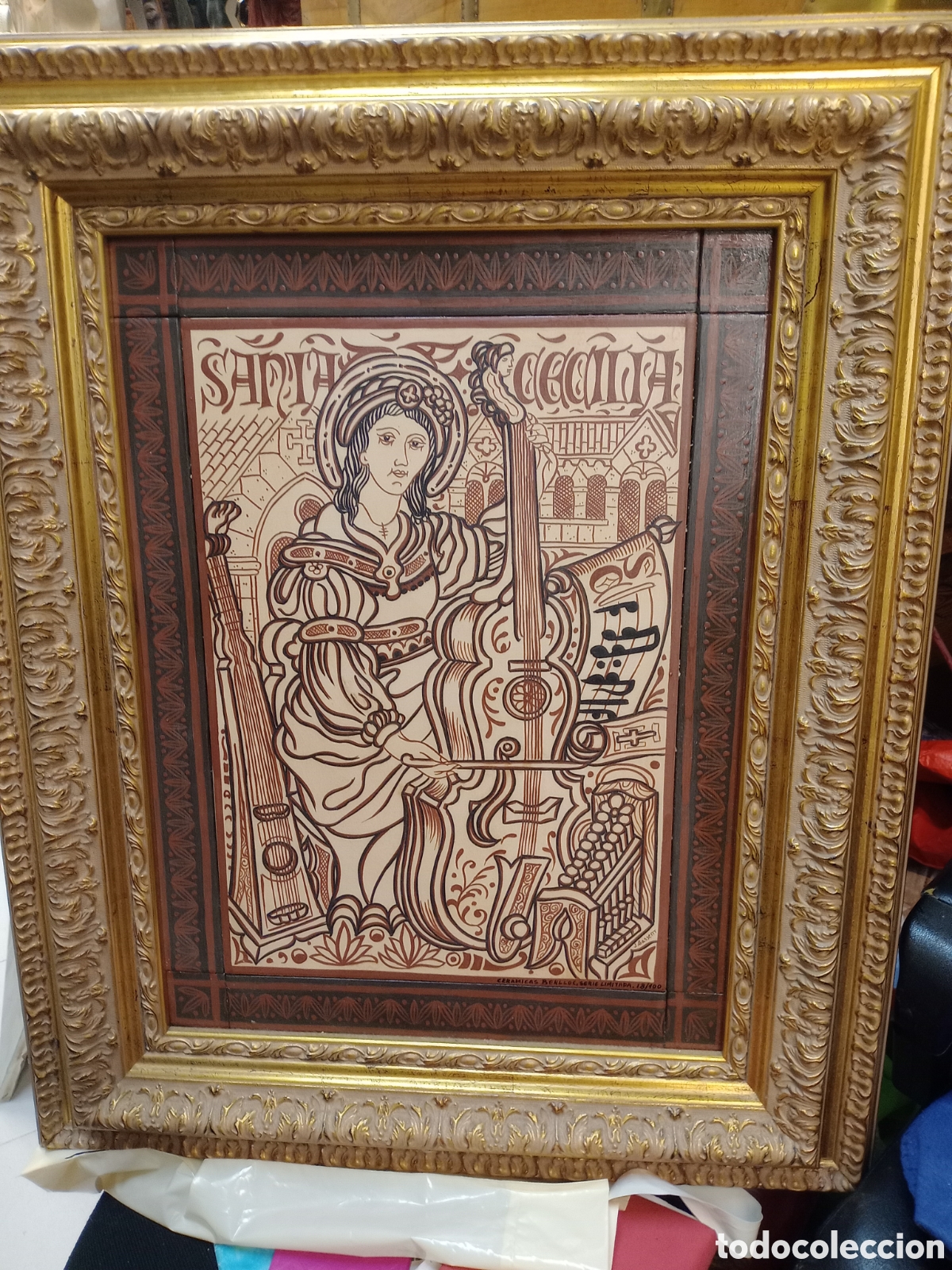 Otros Objetos de Arte: Santa Cecilia en cer&aacute;mica