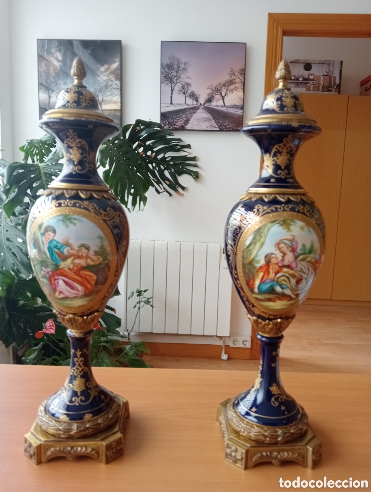 Otros Objetos de Arte: Jarrones tipo Sevres