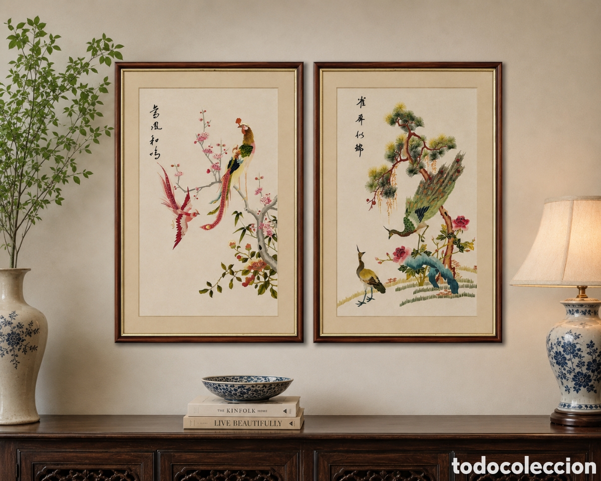 Otros Objetos de Arte: Pareja de tapices orientales bordados en seda y enmarcados &ndash; Sudeste Asi&aacute;tico, d&eacute;cada de 1980
