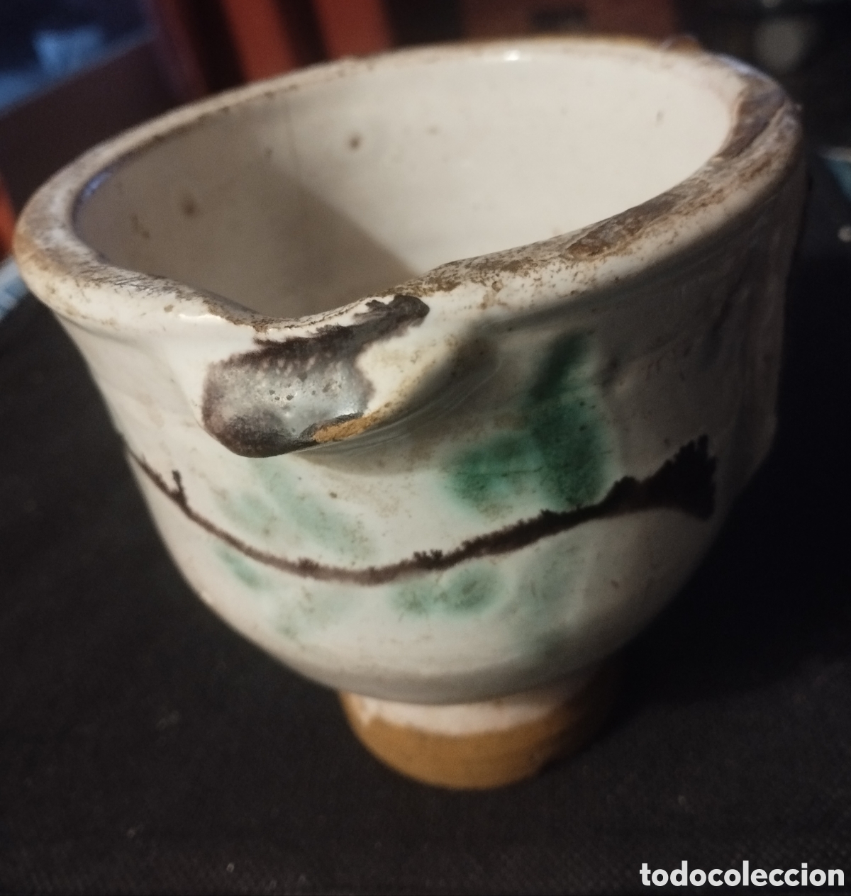 Arte: Antigua copa de cer&aacute;mica vidriada hecha a mano