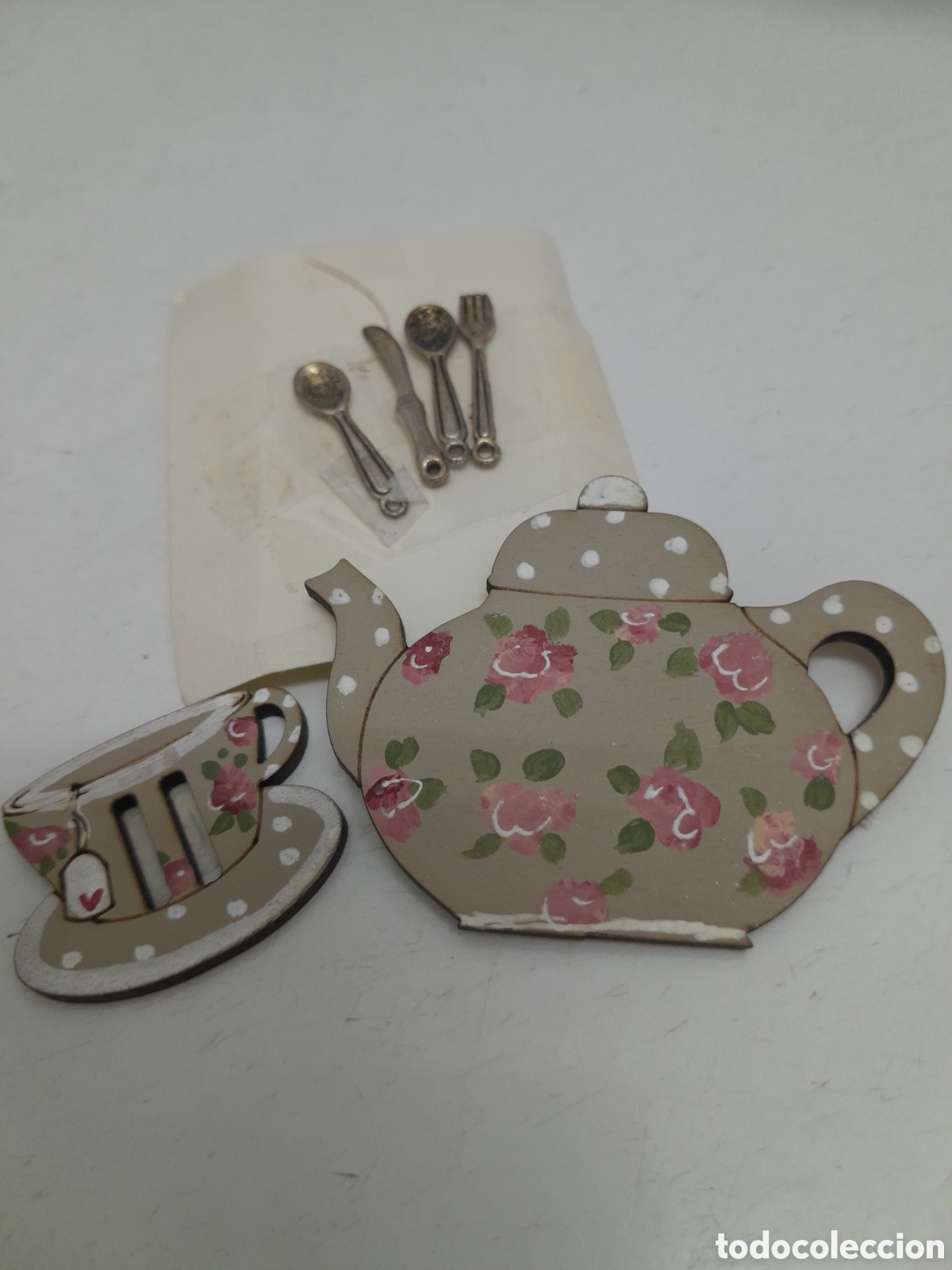 Otros Objetos de Arte: Cafetera taza y cubiertos para manualidades