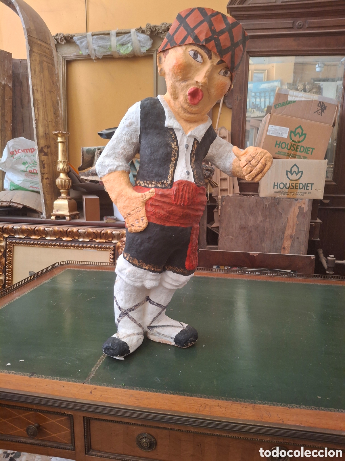Otros Objetos de Arte: Baturro de papel mache