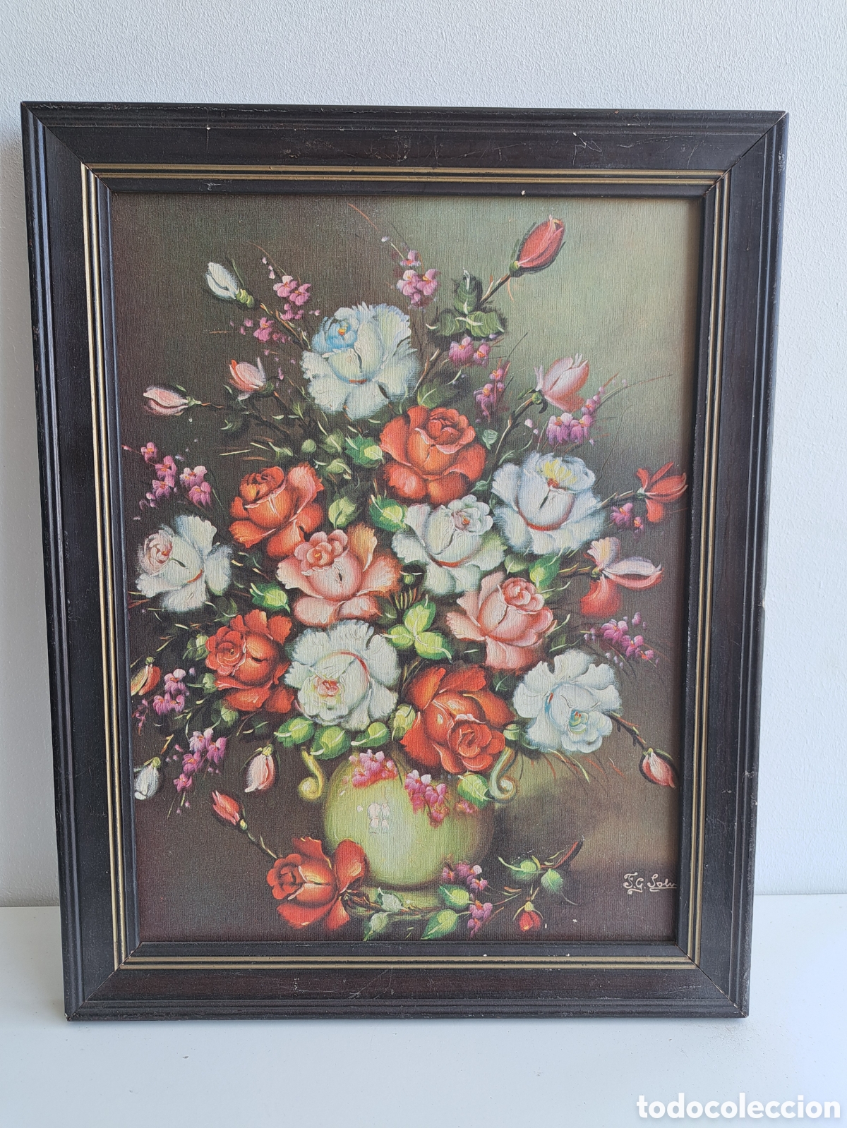 Otros Objetos de Arte: Bodeg&oacute;n floral firmado &ndash; reproducci&oacute;n decorativa sobre tablero &ndash; enmarcado
