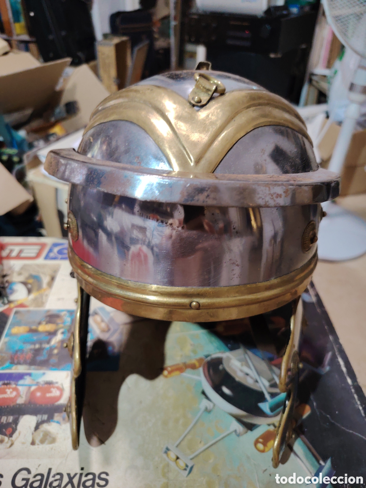 Otros objetos de arte: Gorro casco romano artesanal a tama&ntilde;o real - Foto 4