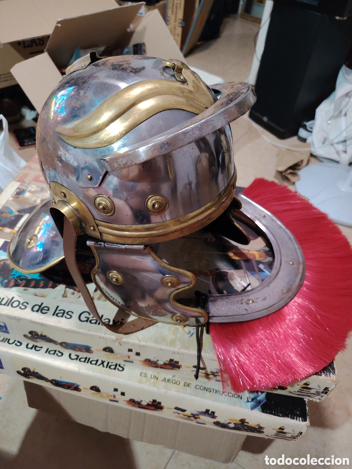 Otros objetos de arte: Gorro casco romano artesanal a tama&ntilde;o real