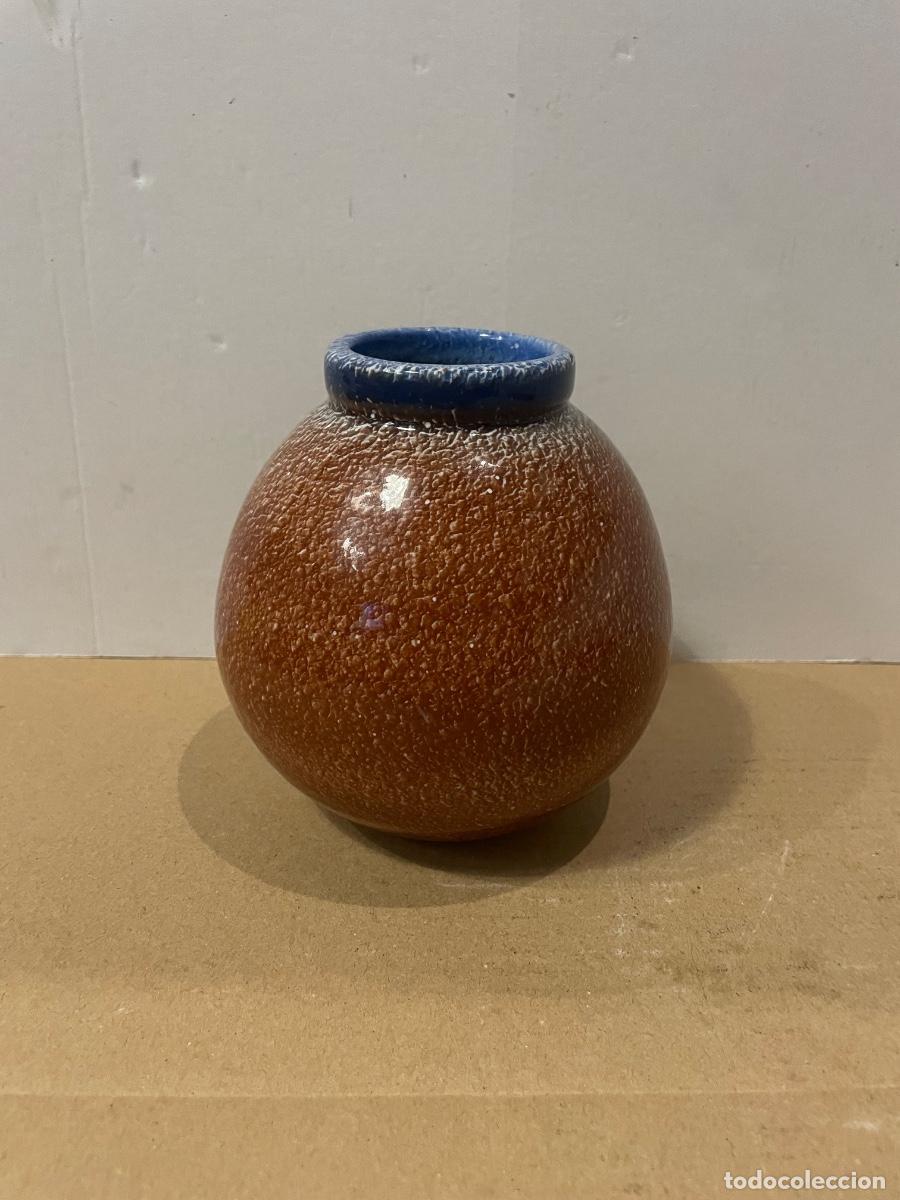 Otros objetos de arte: ANTIGUO JARR&Oacute;N CERAMICA A&Ntilde;OS 30/40 TAMPON CERAMISTA EN LA BASE - 15X15 CM.