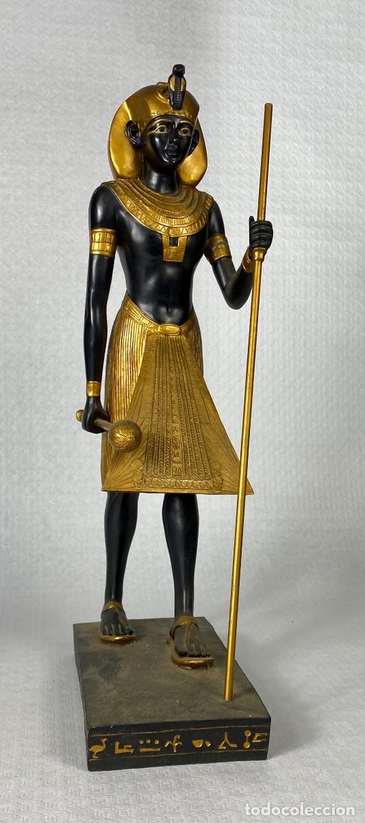 Otros objetos de arte: Reproducci&oacute;n art&iacute;stica del Fara&oacute;n Tutankam&oacute;n Antiguo Egipto 41x20cm