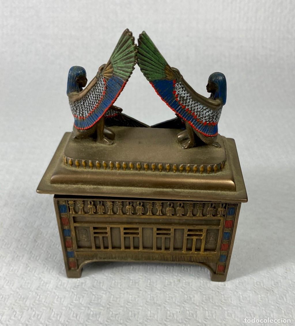 Otros objetos de arte: Reproducci&oacute;n art&iacute;stica del Arca de la Alianza Antiguo Egipto 18x11cm