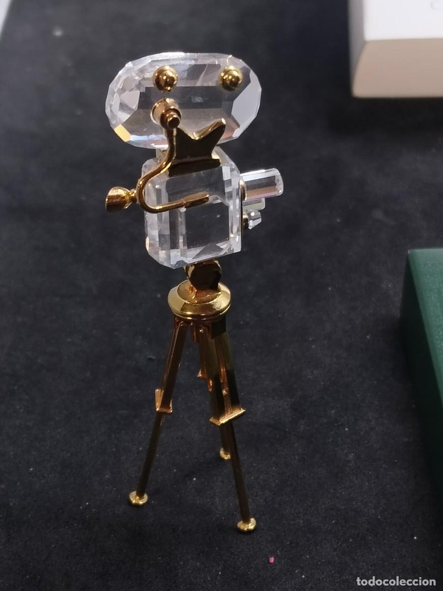 Otros objetos de arte: SWAROVSKI CRYSTAL MEMORIES &ndash; C&Aacute;MARA DE CINE / C&Aacute;MARA DE CINE DORADA 219196