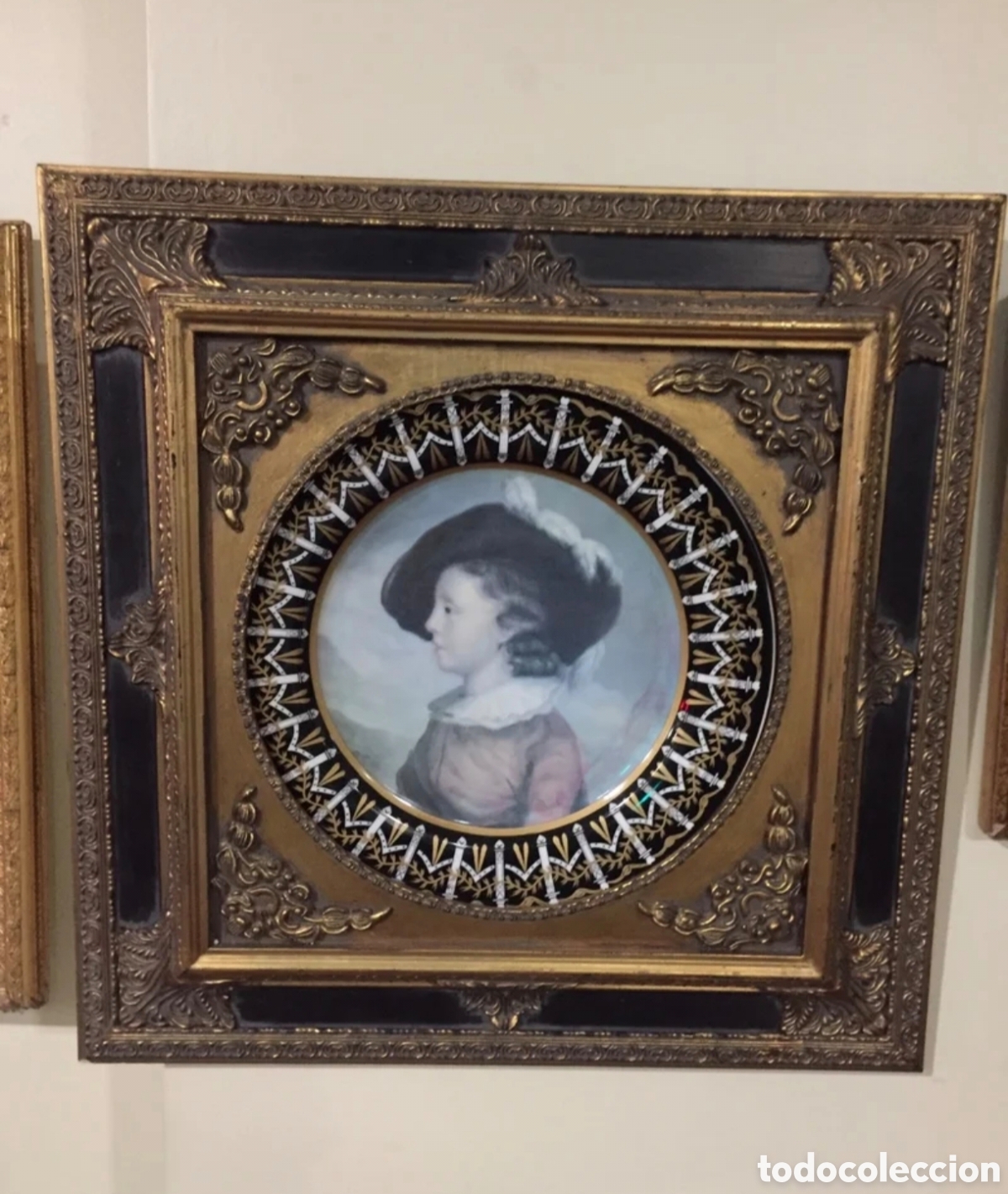 Otros objetos de arte: Antiguo cuadro con plato Limoges.
