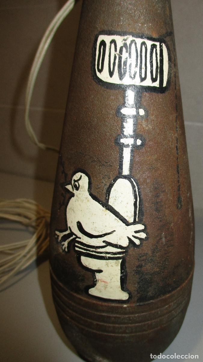 Otros objetos de arte: Antigua l&aacute;mpara a partir de una bala de mortero, ob&uacute;s, bomba, ca&ntilde;on, arte de trinchera, militar