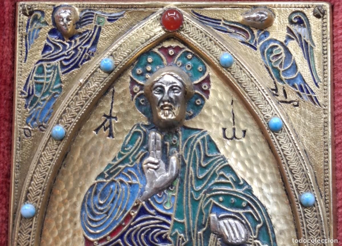 Otros objetos de arte: + REPRESENTACION EN ESMALTE Y BRONCE DE CRISTO EN MAJESTAD DE MORATO - Foto 4