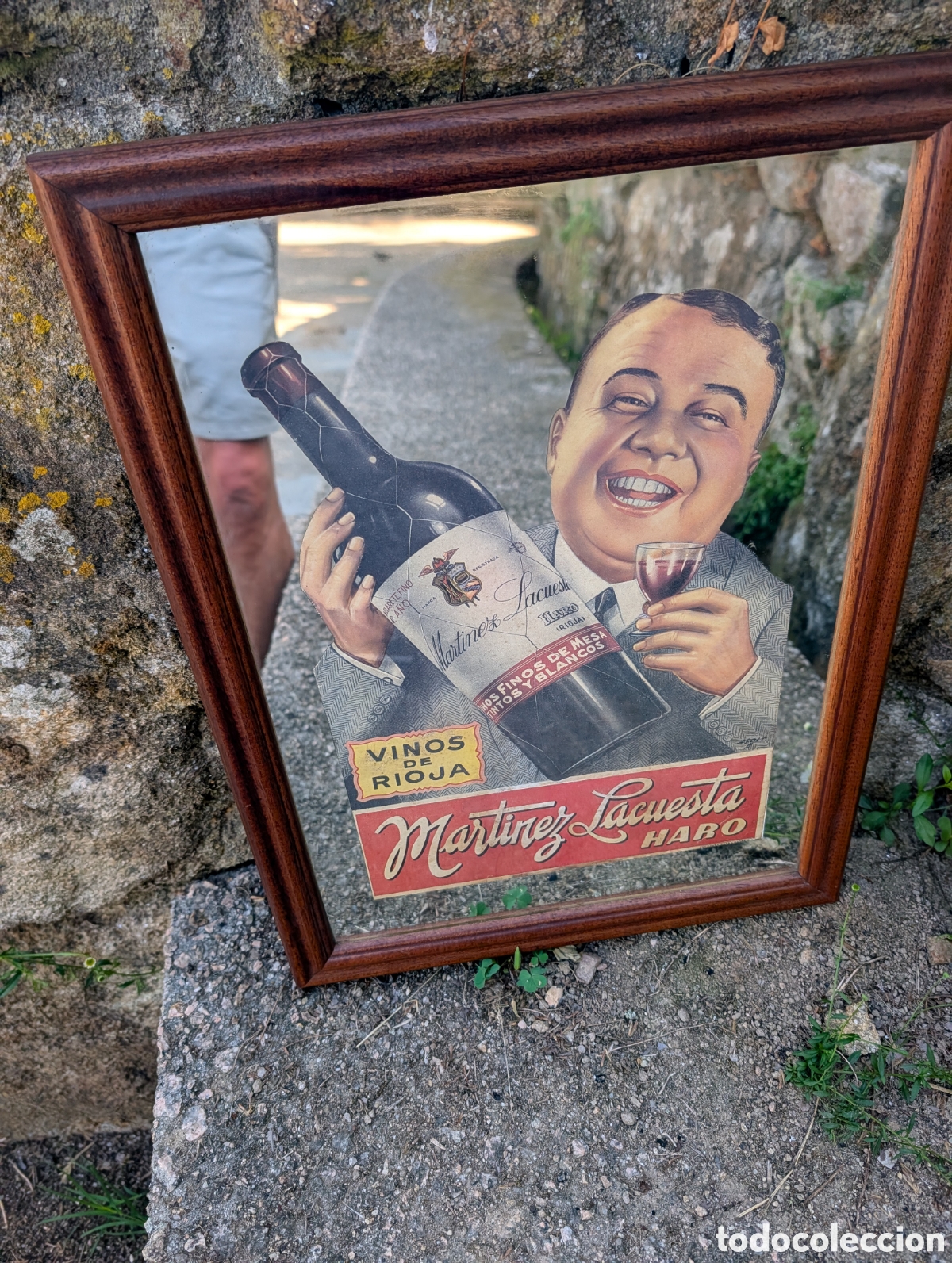Otros objetos de arte: Espejo publicitario vintage Vinos de Rioja Martinez Lacuesta Haro ilustracion Zsolt