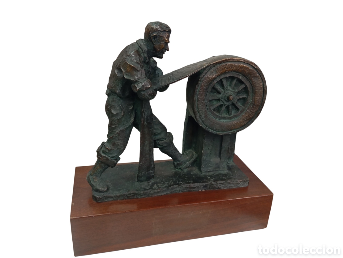 Otros objetos de arte: GRAN ESCULTURA JOSEP BOFILL OPERARIO FABRICA NEUMATICOS FIRESTONE BILBAO AUTOMOVIL INDUSTRIA