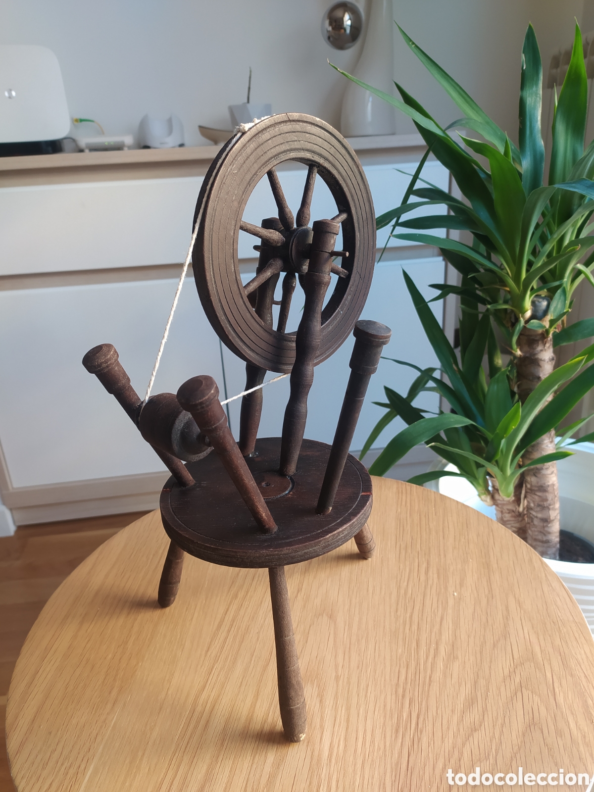 Otros objetos de arte: Bonita Rueca de madera