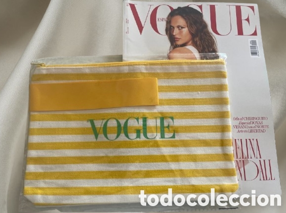Otros objetos de arte: Neceser y revista Vogue