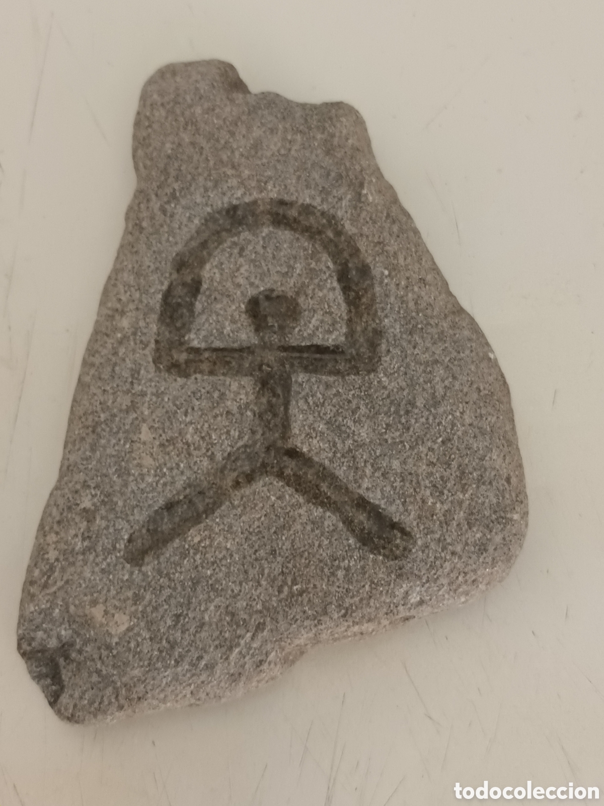 Other art objects: ANTIGUA GRABADA EN PIEDRA DE INDALO S&Iacute;MBOLO ANCESTRAL DE ALMER&Iacute;A