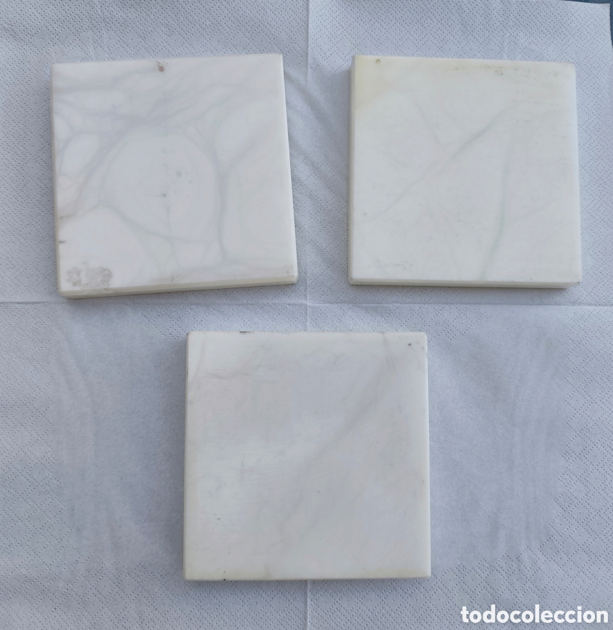 Otros objetos de arte: 3 peanas marmolina vintage. 12x 12 cm