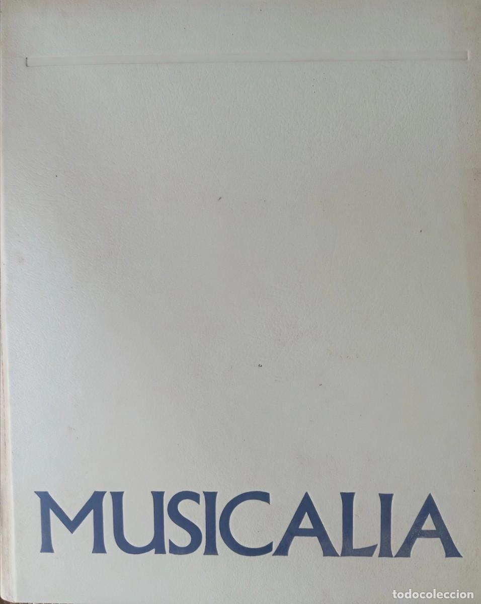 Otros objetos de arte: 3 Tomos enciclopedia y gu&iacute;a de la m&uacute;sica cl&aacute;sica
