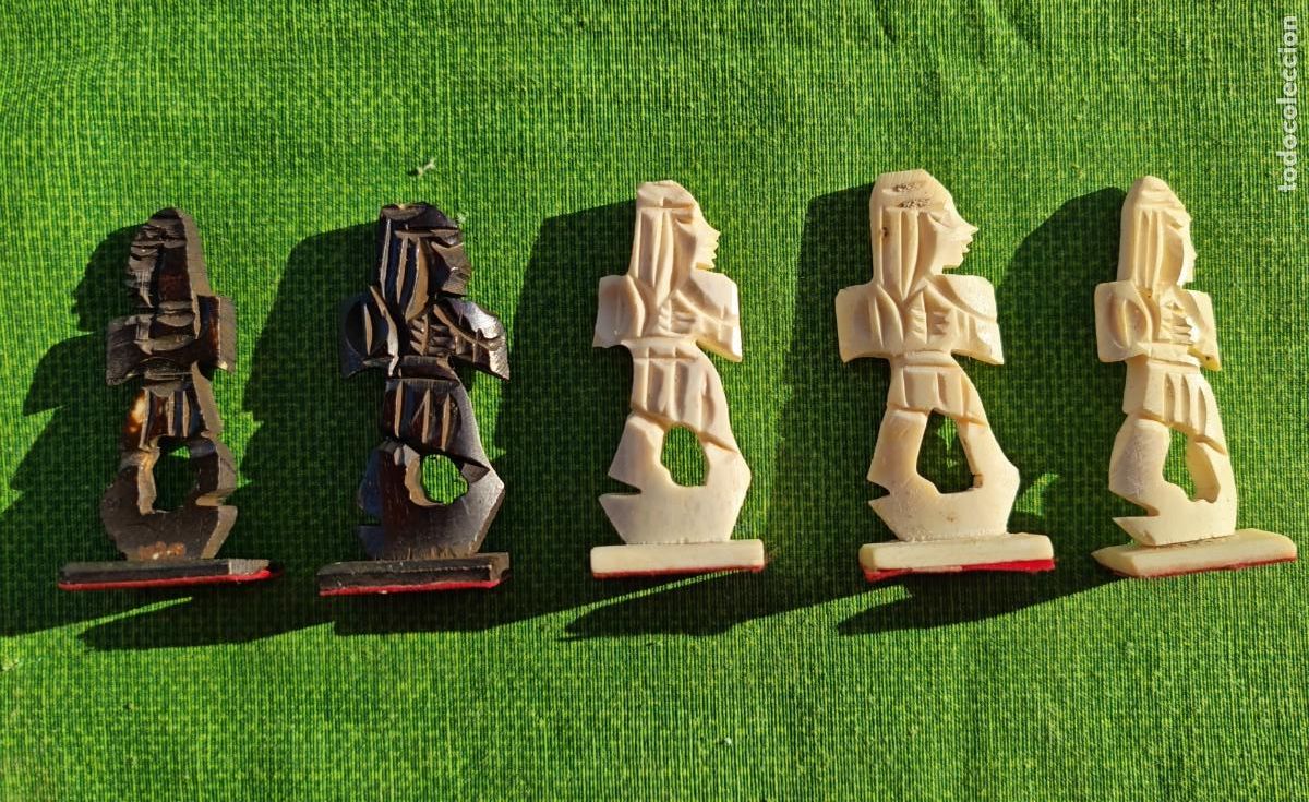 Andere Kunstgegenst&auml;nde: 5 figuritas de hueso peque&ntilde;as talladas a mano