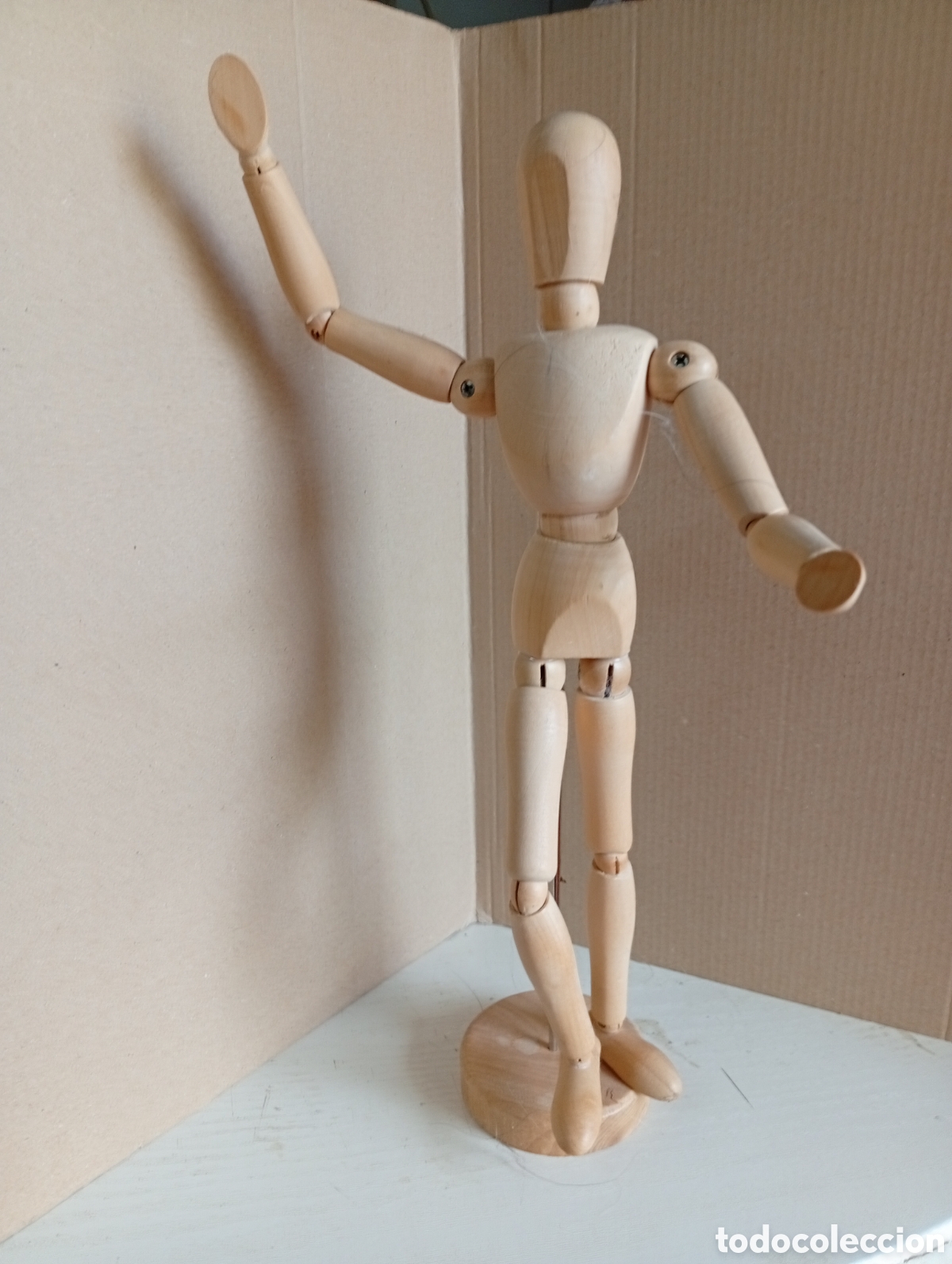 Otros objetos de arte: Modelo de madera para dibujo