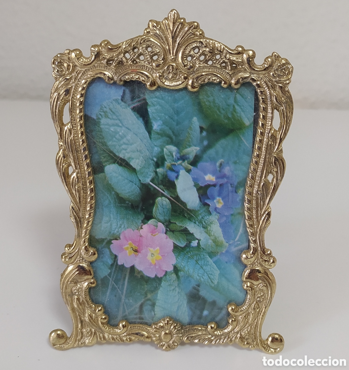 Otros objetos de arte: Marco de fotos dorado vintage
