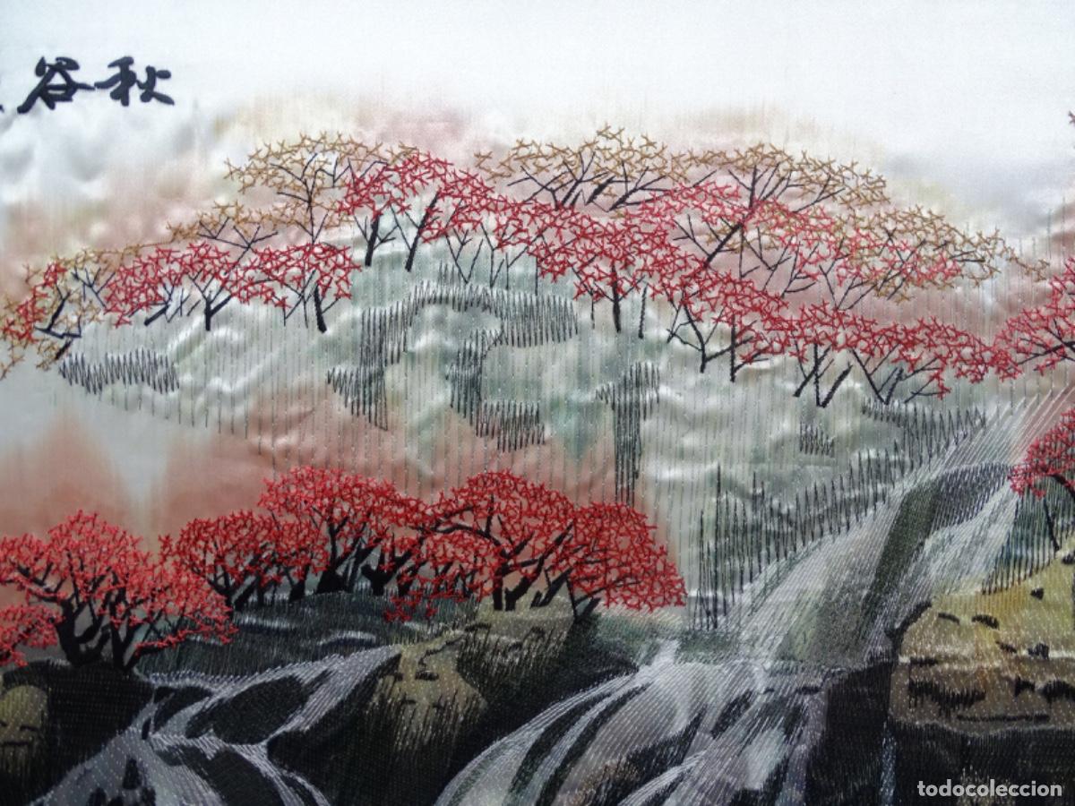 Otros objetos de arte: GRAN CUADRO EN SEDA CHINO BIEN ENMARCADO. - Foto 5